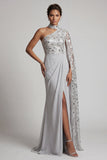Vestito da madre della sposa grigio a sago, scollo alto, arricciata su una spalla, lungo