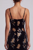 Velluto nero con ricamo floreale paillettes abito asimmetrico a linea A Madre della sposa con fessura a volant