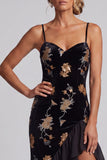 Velluto nero con ricamo floreale paillettes abito asimmetrico a linea A Madre della sposa con fessura a volant