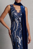 Abito lungo di merletto in pizzo blu navy sirena con drappeggio