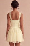 Abito corto bianco in tulle a linea quadrata scollo arricciato
