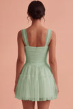 Abito corto bianco in tulle a linea quadrata scollo arricciato