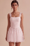 Abito corto bianco in tulle a linea quadrata scollo arricciato