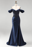 Corsetto blu navy con spalle scoperte appliche di raso con perline lungo abito da fine anno con fessura