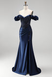 Corsetto blu navy con spalle scoperte appliche di raso con perline lungo abito da fine anno con fessura