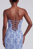 Abito da ballo in organza di fine anno a forma di sirena blu senza spalline con appliques floreali arricciati e fiocco