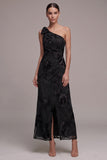 Vestito formale Maxi con guaina nera appliche floreali a una spalla con fessura