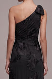 Vestito formale Maxi con guaina nera appliche floreali a una spalla con fessura