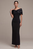 Vestito elegante lungo con fodero nero a spalla e fiocco di raso