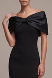 Vestito elegante lungo con fodero nero a spalla e fiocco di raso