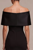 Vestito elegante lungo con fodero nero a spalla e fiocco di raso