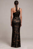 Vestito formale Maxi in raso a scena nera con una spalla