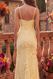 Abito da ballo da ballo a spalline spalline con spalline spalmante in scollo a cappuccio giallo
