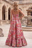 Abito lungo da cerimonia rosso a trapezio in jacquard floreale con orlo a balze e spacco senza spalline