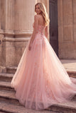Abito da cerimonia lungo senza spalline con ricami rosa a linea A con drappeggio in tulle