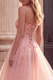 Abito da cerimonia lungo senza spalline con ricami rosa a linea A con drappeggio in tulle
