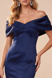Abito lungo elegante in raso a spalle scoperte da sirena blu scuro