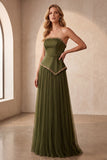 Abito elegante lungo in raso plissato senza spalline oliva con perline