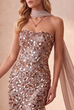 Abito elegante lungo senza spalline con paillettes kaki e fascia di chiffon drappeggiata
