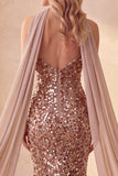 Abito elegante lungo senza spalline con paillettes kaki e fascia di chiffon drappeggiata