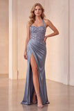 Abito elegante lungo in raso arricciata con cappellino blu polveroso e fiore 3D