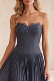 Abito da invitate lungo piegato senza spalline grigio blu in chiffon a linea A con pizzo