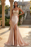 Corsetto sirena con champagne senza spalline e lungo abito da cerimonia con fessura