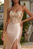 Corsetto sirena con champagne senza spalline e lungo abito da cerimonia con fessura