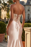Corsetto sirena con champagne senza spalline e lungo abito da cerimonia con fessura