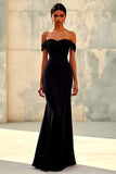 Abito lungo formale in chiffon viola con spalla a sirena