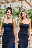 Nero Blu Spaghetti Straps Sirena Plissettato Abito Lungo Damigella d'Onore con Fessura