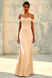 Abito lungo formale in chiffon viola con spalla a sirena