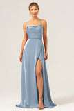 Borgogna A Line Spaghetti Straps Backless Satin Abito da damigella d'onore lungo con fessura