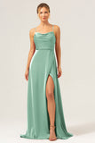 Borgogna A Line Spaghetti Straps Backless Satin Abito da damigella d'onore lungo con fessura