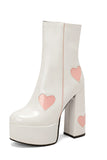 Stivali con tacco alto chunky block con piattaforma in pelle PU nera con cuori rosa