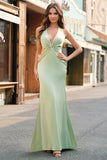 Dusty Sage Satin Mermaid Increspato Halter Abito da damigella d'onore