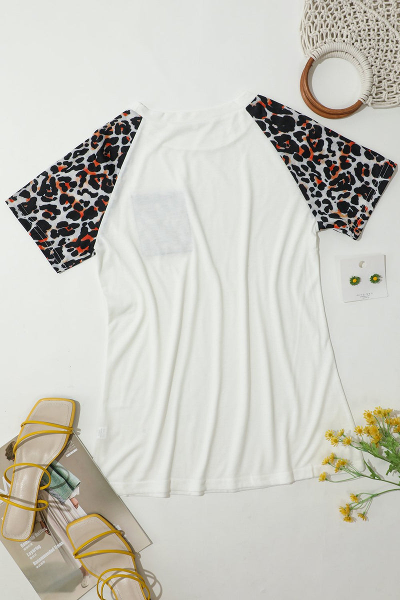 Carica l&#39;immagine nel visualizzatore di Gallery, T-shirt con stampa leopardata a collo rotondo