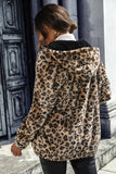 Cappotto grigio leopardato con cappuccio e zip