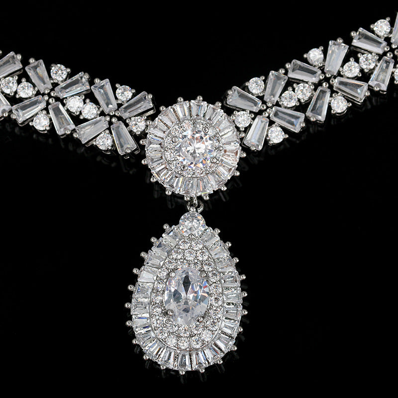 Carica l&#39;immagine nel visualizzatore di Gallery, Royal Blue Crystal Necklace Orecchino Set di gioielli