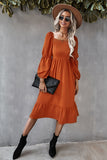 Abito casual midi a maniche lunghe con scollo quadrato arancione
