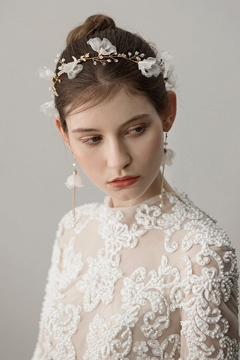 Carica l&#39;immagine nel visualizzatore di Gallery, Orecchini con fascia da sposa con fiori di perline