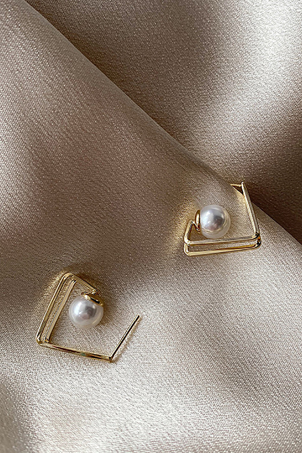 Orecchini di perle semplici e versatili