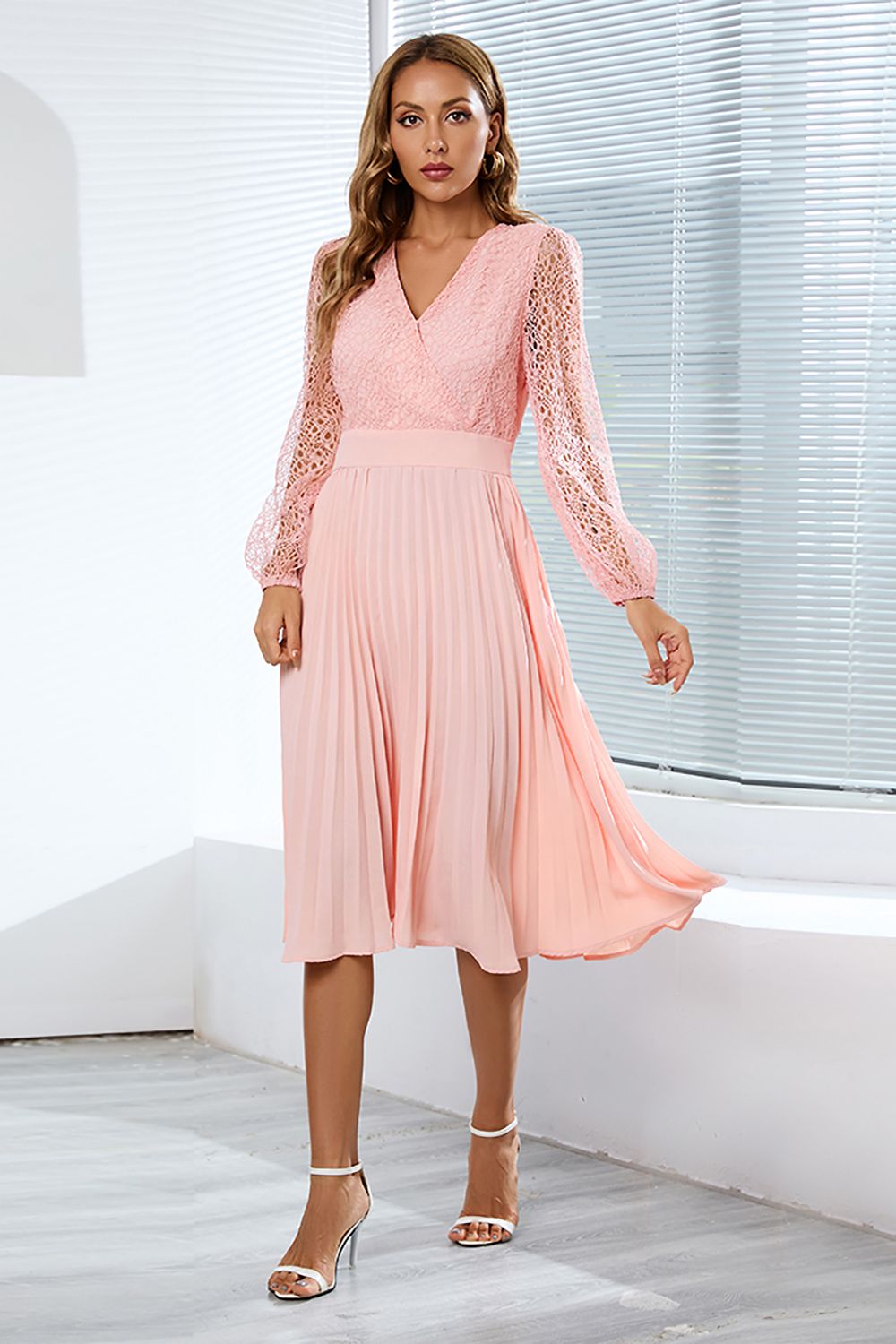 Maniche lunghe Pizzo Abito da festa da sposa con volant