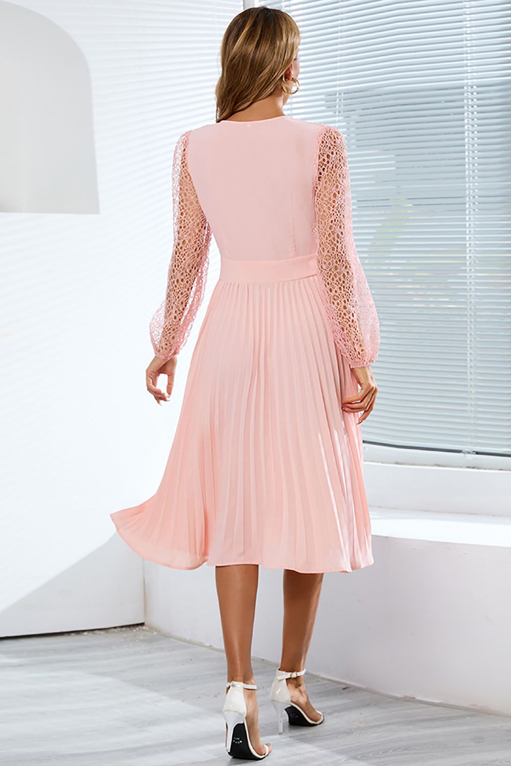 Maniche lunghe Pizzo Abito da festa da sposa con volant