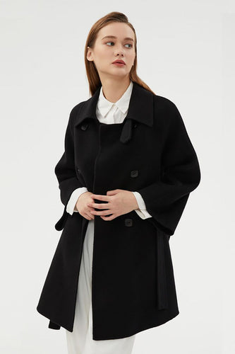 Cappotto doppiopetto nero in lana con tasche