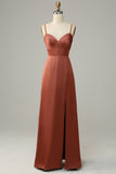 Brick Red Sheath Spaghetti Straps raso abito damigella d'onore con spacco