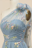 Linea a grigio blu tulle lungo una spalla abito da ballo con ricamo
