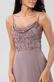 Certificabilmente chic Una linea Spaghetti Straps Dusty Pink Long Bridesmaid Dress con perline