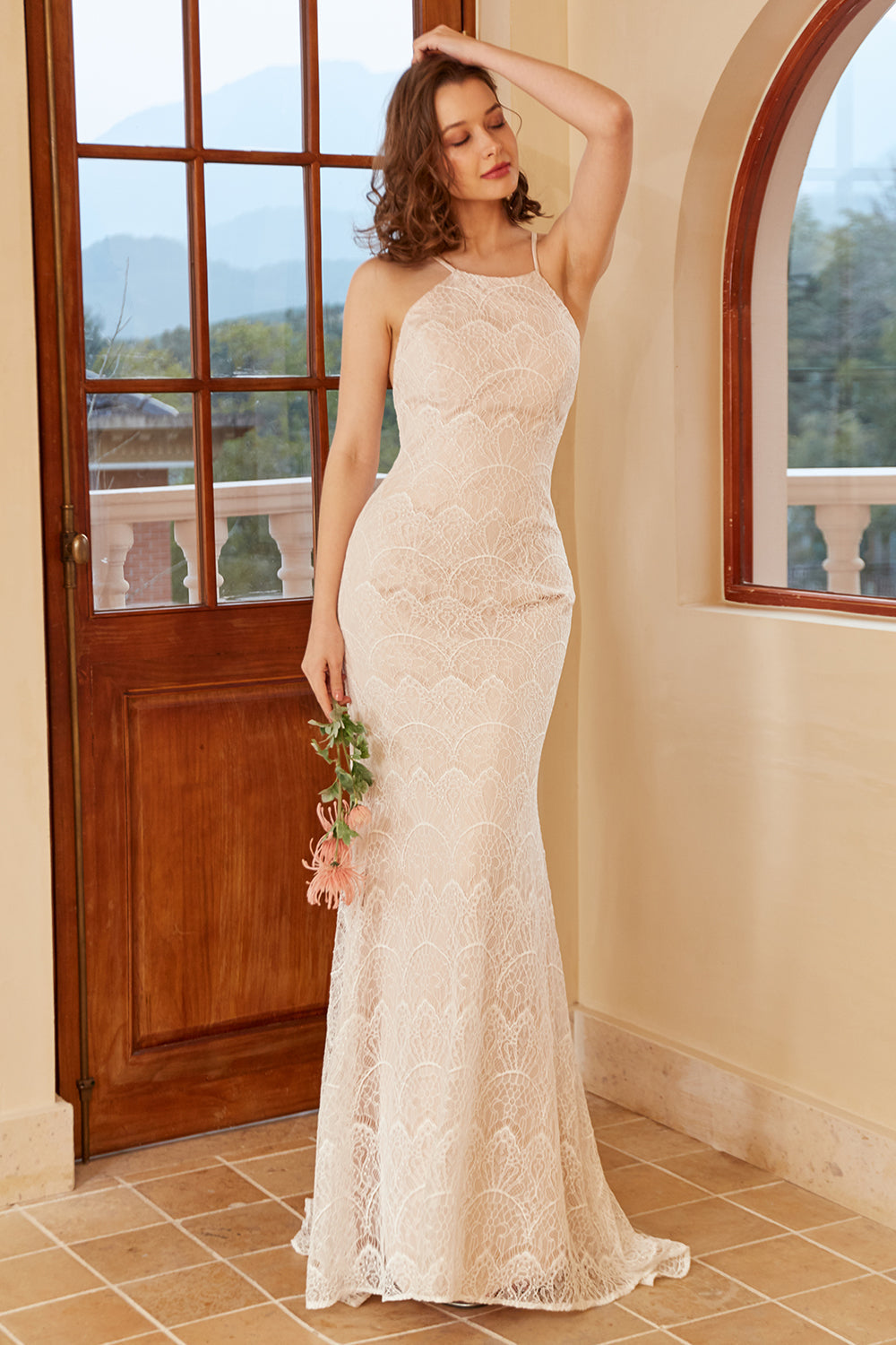 Sirena Halter Abito da sposa in pizzo bianco con Sweep Train