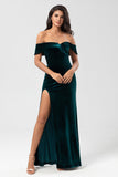 Epitome di Romance Mermaid Off the Shoulder Pavone Green Velvet Bridesmaid Dress